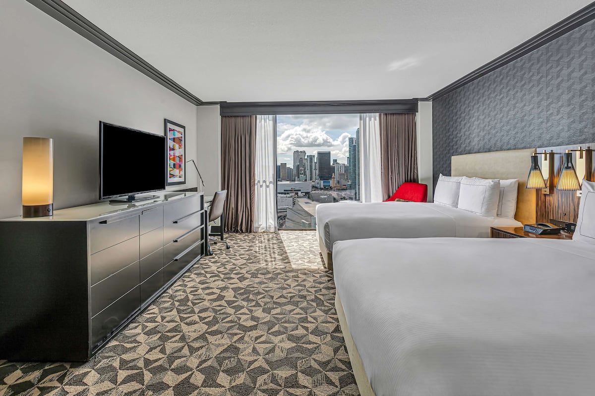 1 Schlafzimmer, hochwertige Bettwaren, Daunenbettdecken