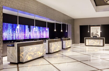 Hilton Miami Downtown - Image 25
