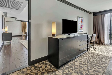 Hilton Miami Downtown - Image 48