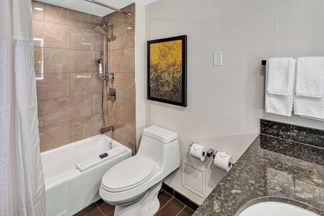 Hilton Miami Downtown - Image 7