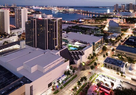Hilton Miami Downtown - Image 15