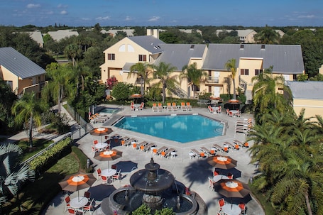 Outdoor pool. Courtyard by Marriott Boynton Beach