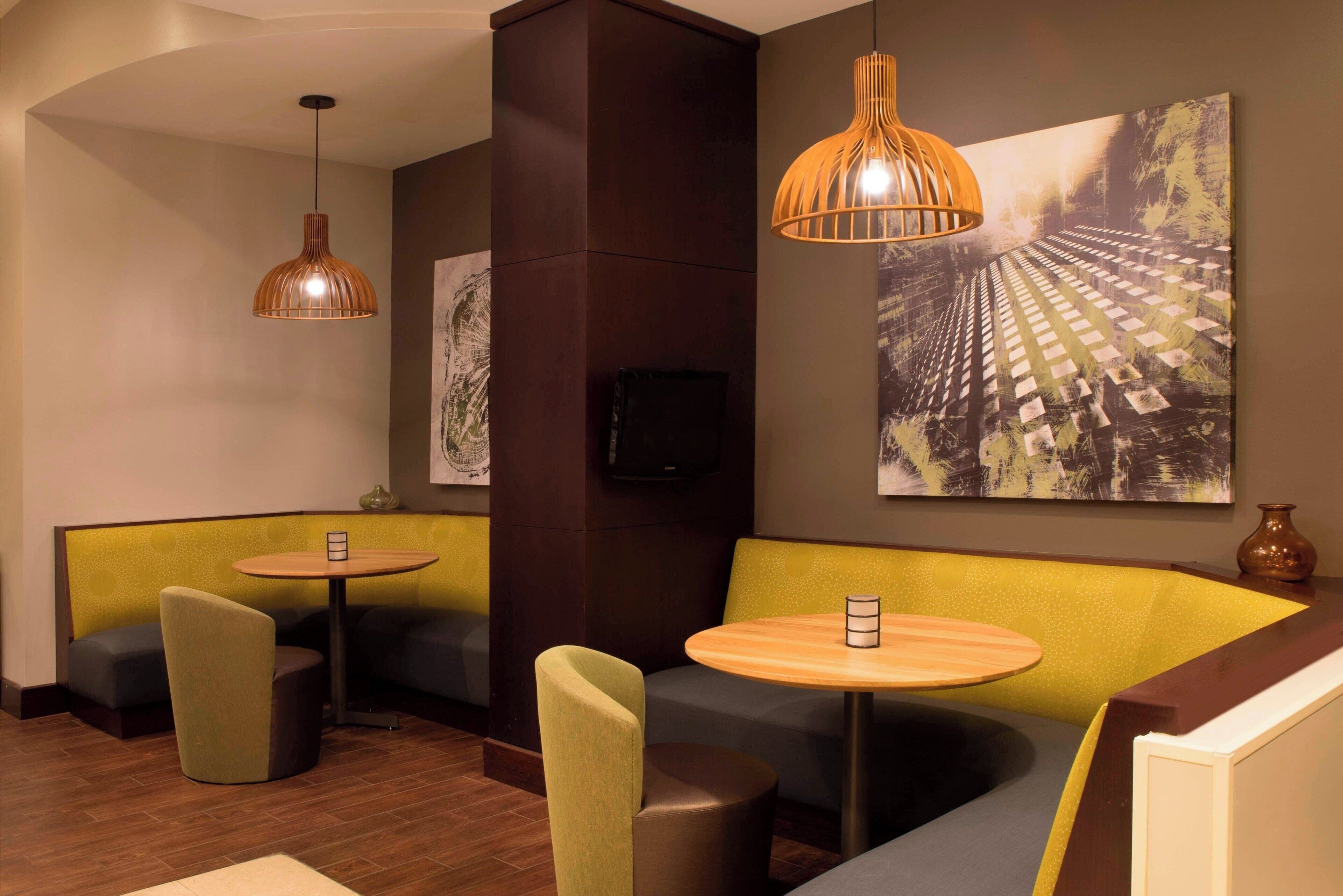 breakfast, lunch, dinner served; american cuisine