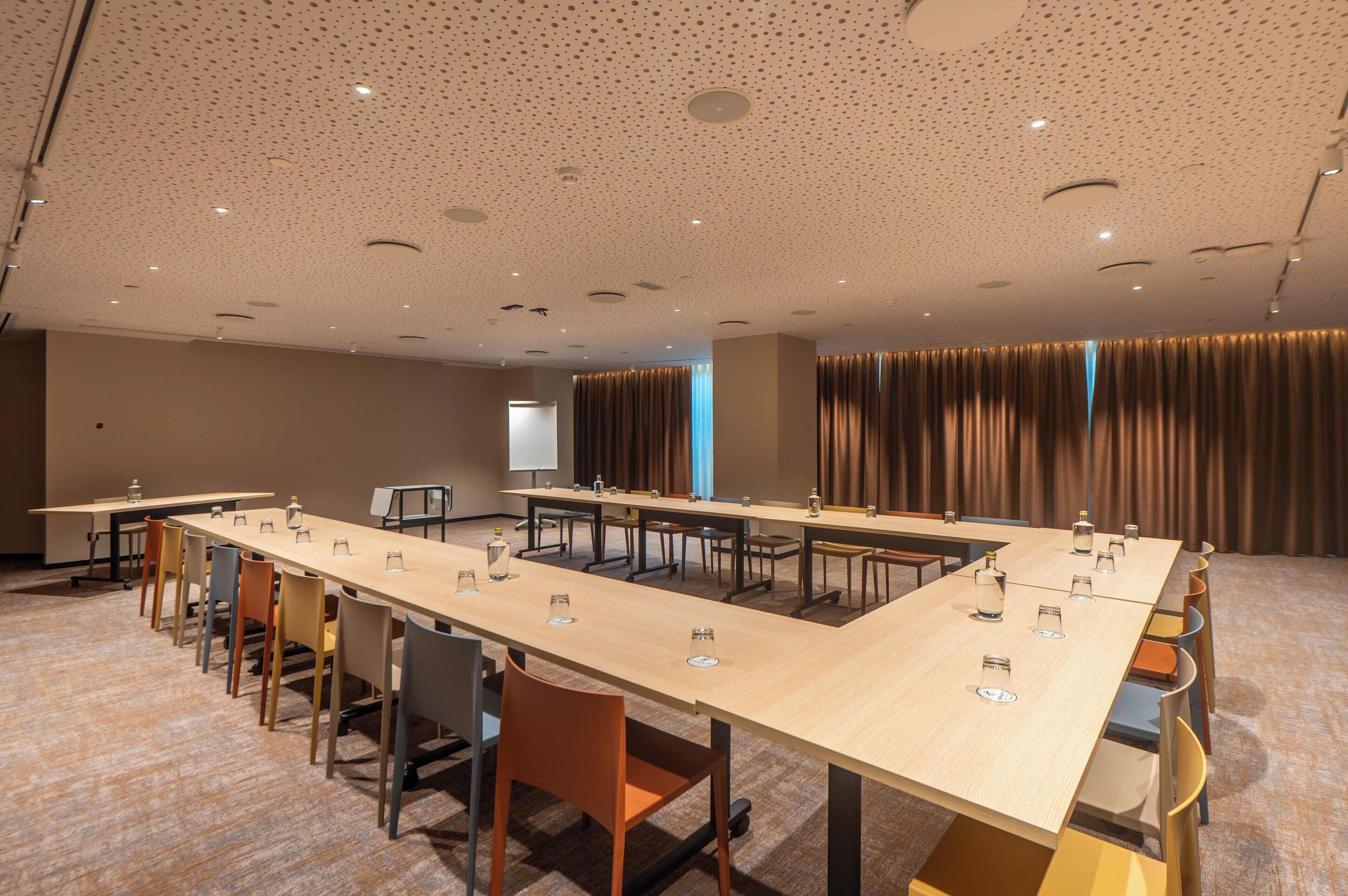 Photo - Holiday Inn Lisbon by IHG