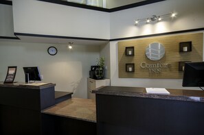 Concierge desk - Comfort Inn (Huntsville)