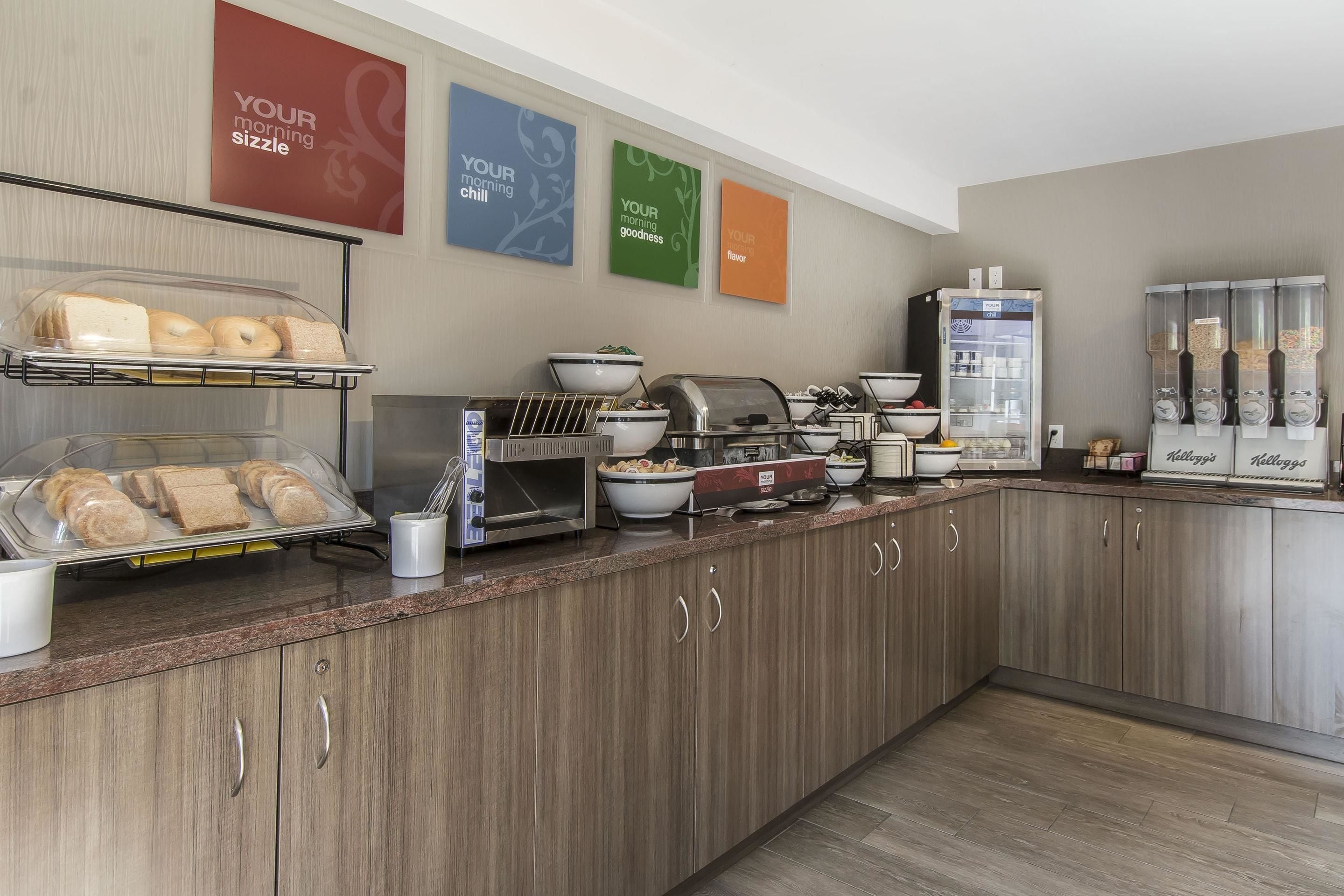 free daily full breakfast