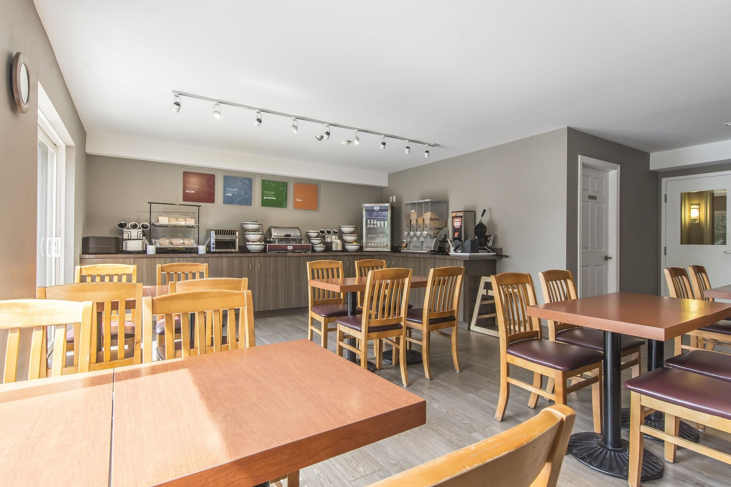 free daily full breakfast