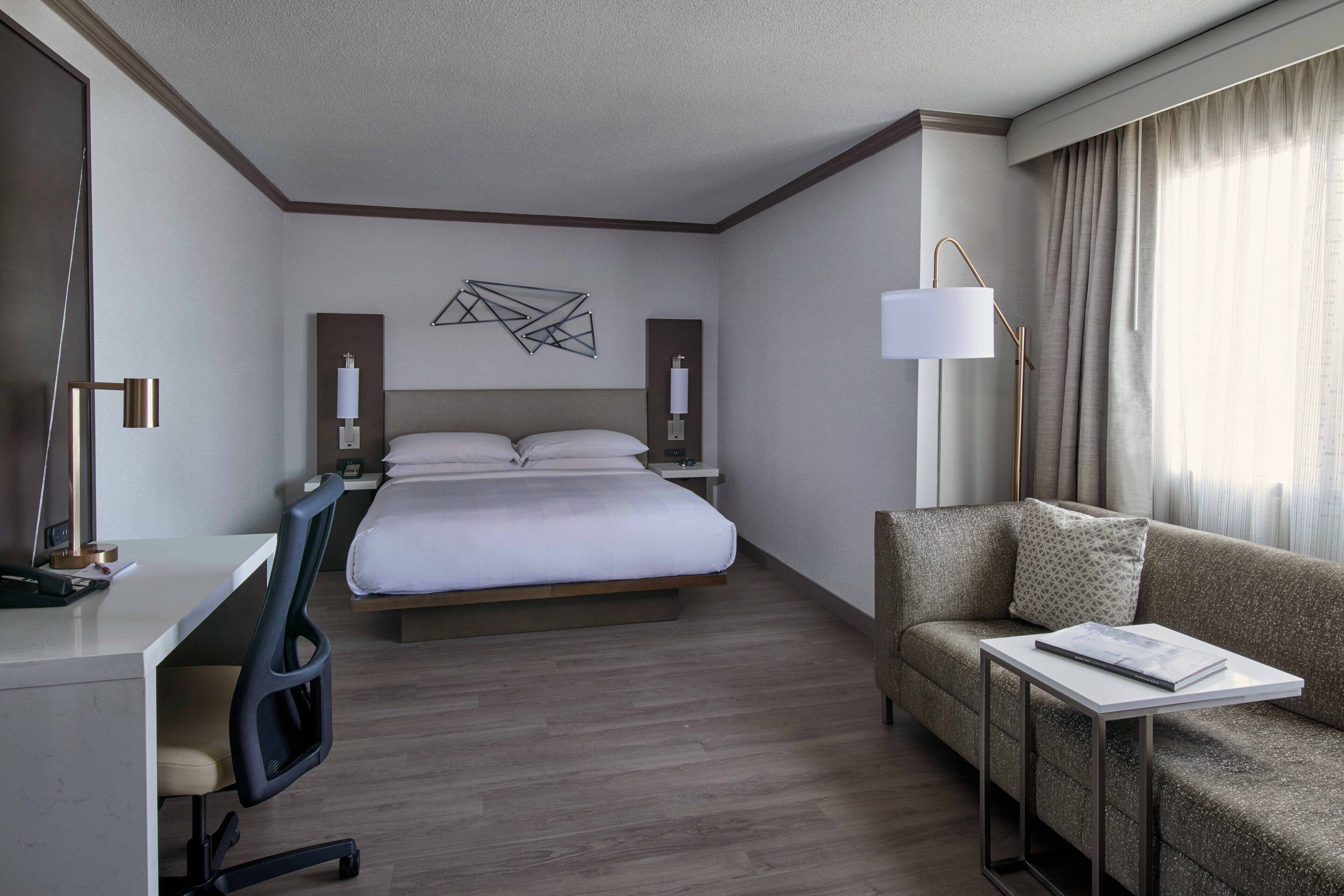 room, 1 king bed | 1 bedroom, premium bedding, in-room safe, desk