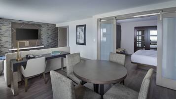 1 bedroom, premium bedding, in-room safe, desk
