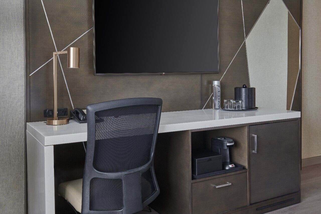 1 bedroom, premium bedding, in-room safe, desk