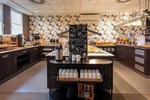 Tägliches Frühstücksbuffet gegen Gebühr