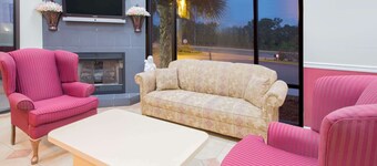Howard Johnson by Wyndham Dothan
