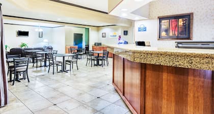Days Inn & Suites by Wyndham Vancouver