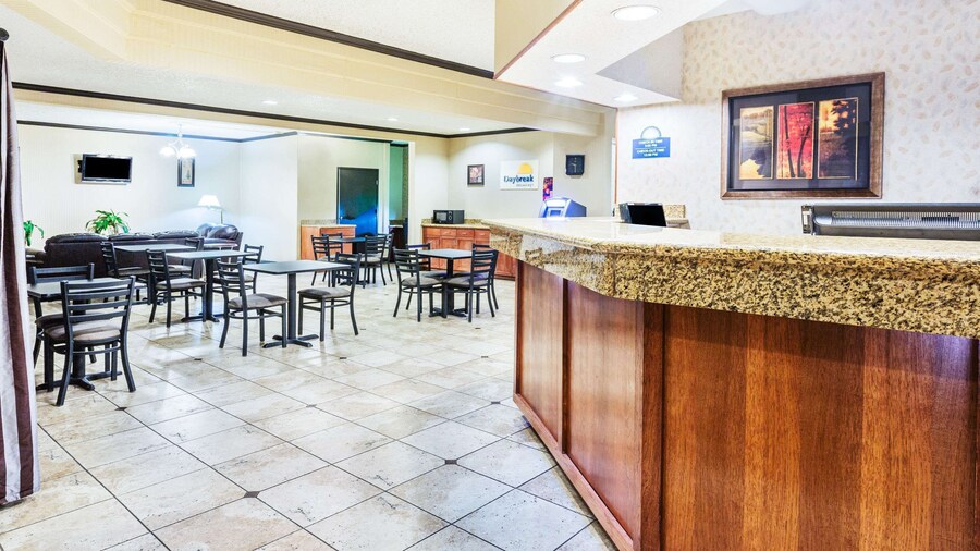 Days Inn & Suites by Wyndham Vancouver