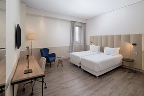 Superior Room, Sea View (Extra Large) | Minibar, in-room safe, desk, soundproofing