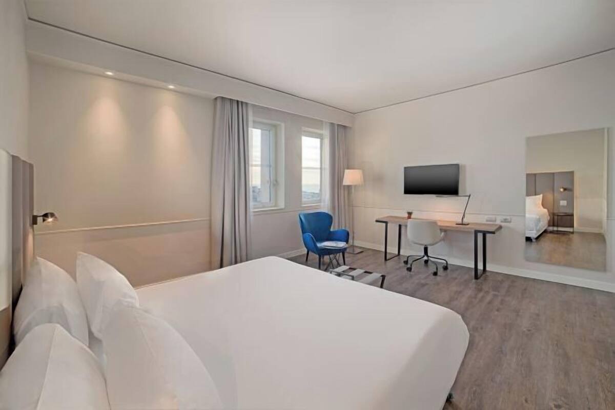 Minibar, in-room safe, desk, soundproofing