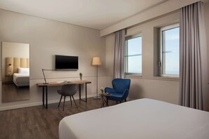 Superior Room, Sea View (Extra Large) | Room amenity - NH Napoli Panorama (Naples)