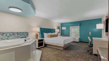 Colchones con pillow-top, muebles diferentes y escritorio