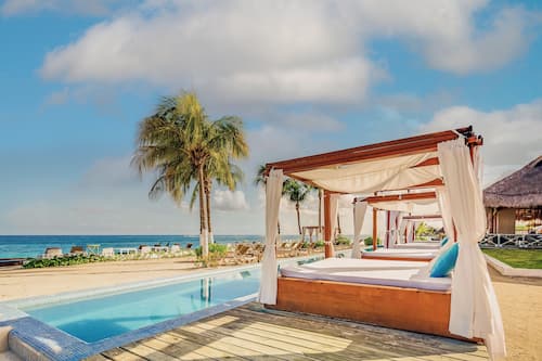 Private beach, free beach cabanas, sun loungers, beach umbrellas