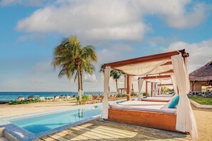 Plage privée, cabana (gratuite), chaise longue, parasol