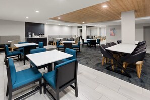 Free daily buffet breakfast - Holiday Inn Express And Suites Washington Dc Noma by IHG (Washington)