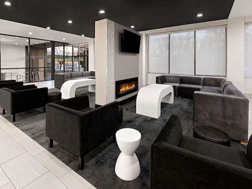 Holiday Inn Express And Suites Washington Dc Noma by IHG
