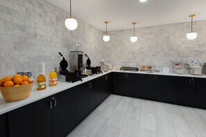 Free daily buffet breakfast - Holiday Inn Express And Suites Washington Dc Noma by IHG (Washington)