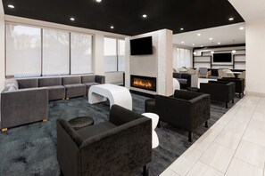 Exterior - Holiday Inn Express And Suites Washington Dc Noma by IHG (Washington)