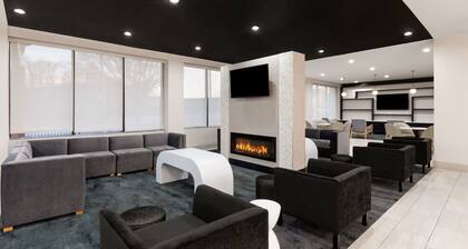 Holiday Inn Express And Suites Washington Dc Noma by IHG