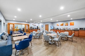 Free daily buffet breakfast
