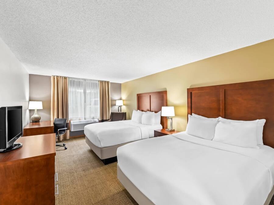 Standardværelse - 2 queensize-senge - ikke-ryger | 1 soveværelse, skrivebord, arbejdsområde til bærbare computere