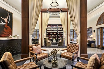 Hotel entrance and lobby at Omni Scottsdale Resort & Spa at Montelucia