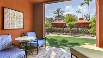 Premium bedding, pillowtop beds, minibar, in-room safe