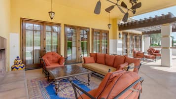 Presidential Suite (Camelback Villa)