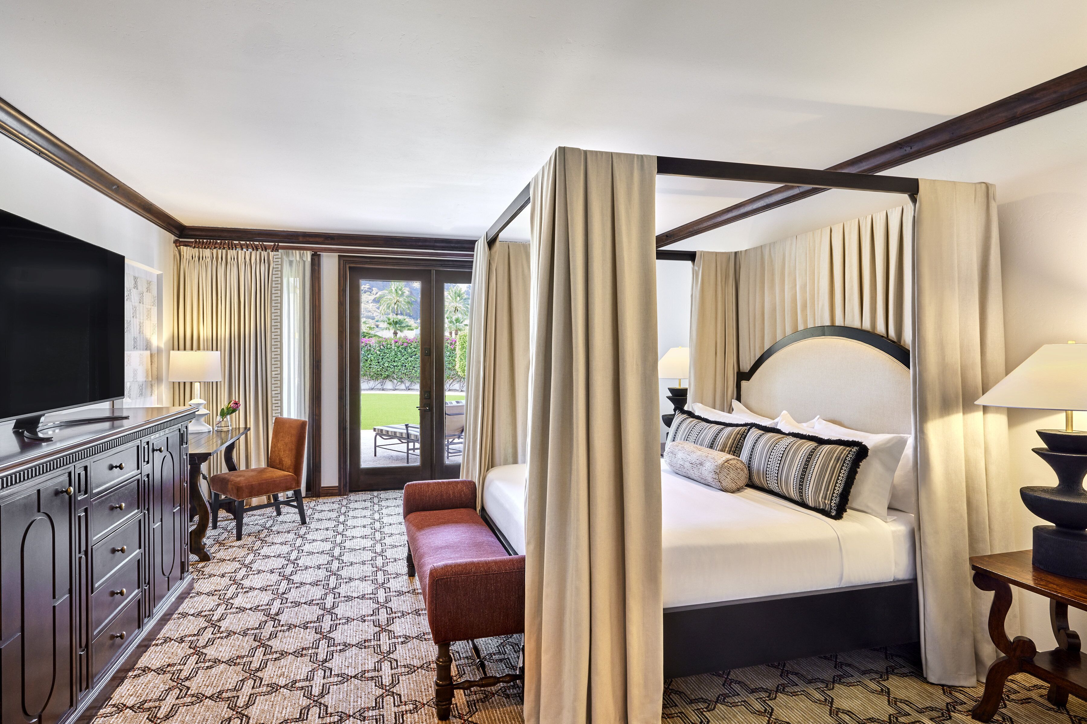 Suite, 1 Schlafzimmer (Camelback View Suite) | Hochwertige Bettwaren, Pillowtop-Betten, Minibar, Zimmersafe