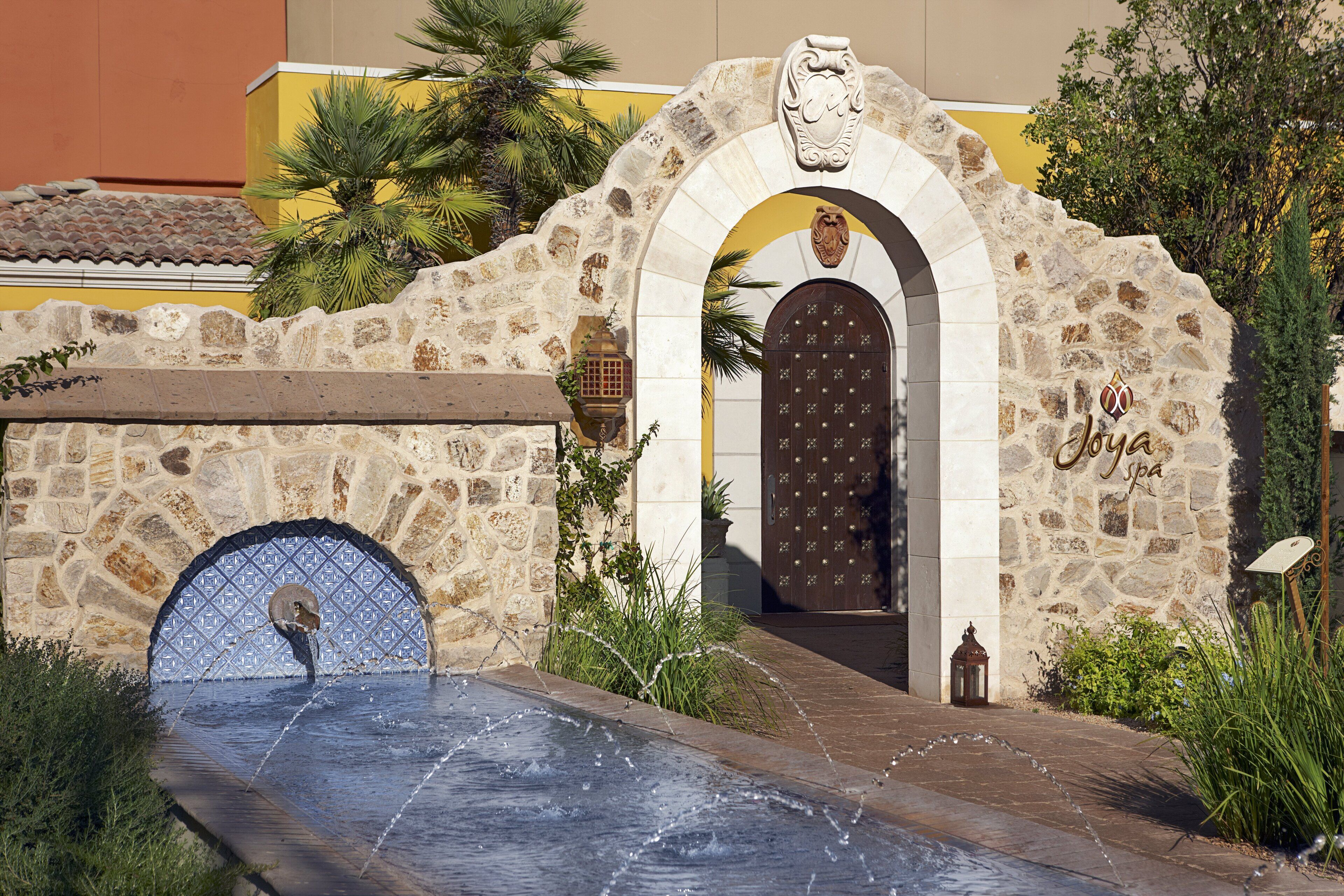 Couples treatment rooms, sauna, hot tub, steam room, Turkish bath