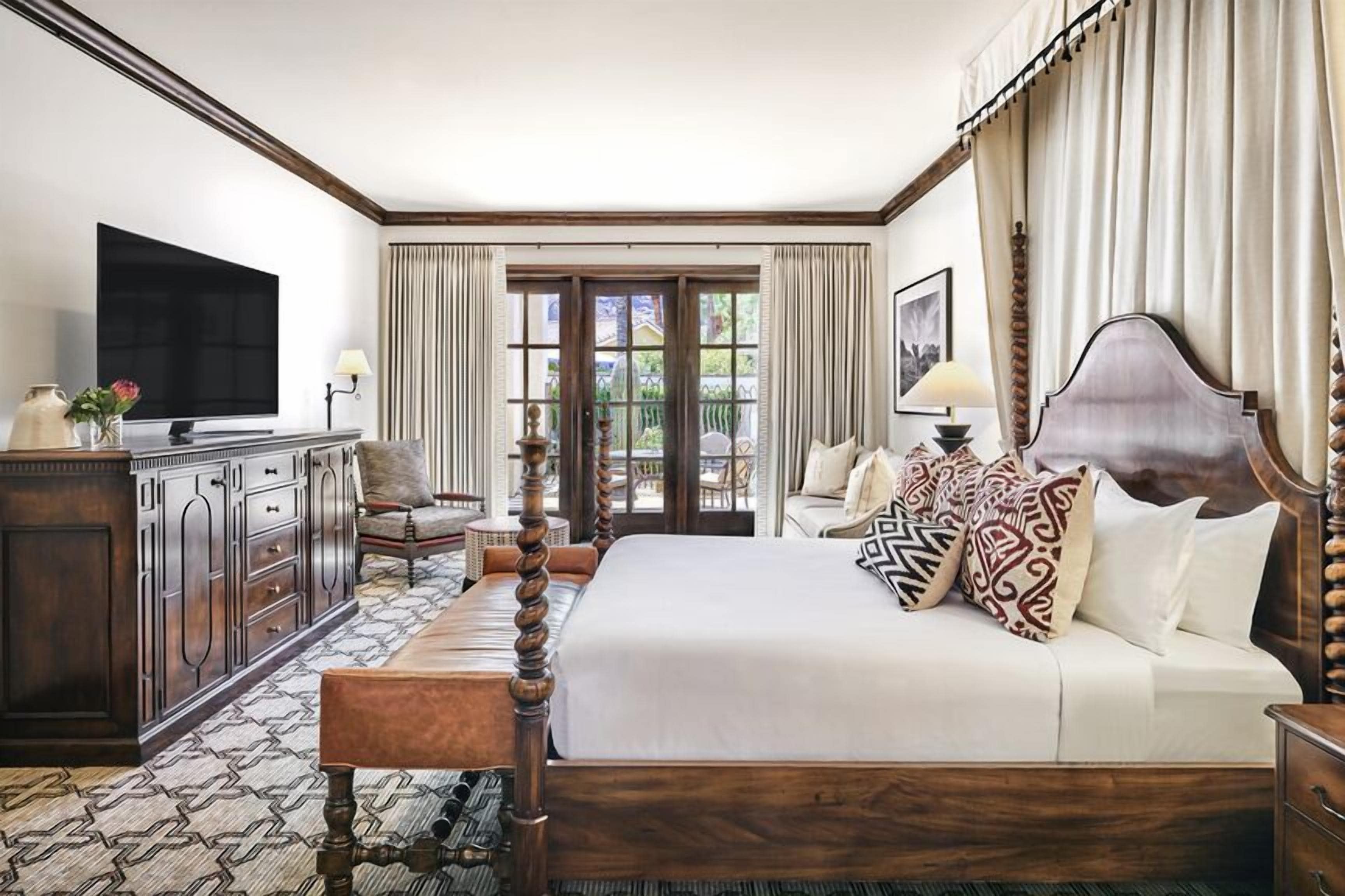 premium bedding, pillow-top beds, minibar, in-room safe