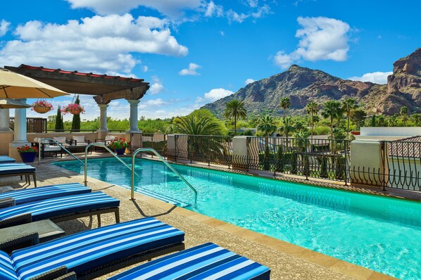 3 outdoor pools, open 5:00 AM to 10:00 PM, cabanas (surcharge) - Omni Scottsdale Resort & Spa at Montelucia (Paradise Valley)