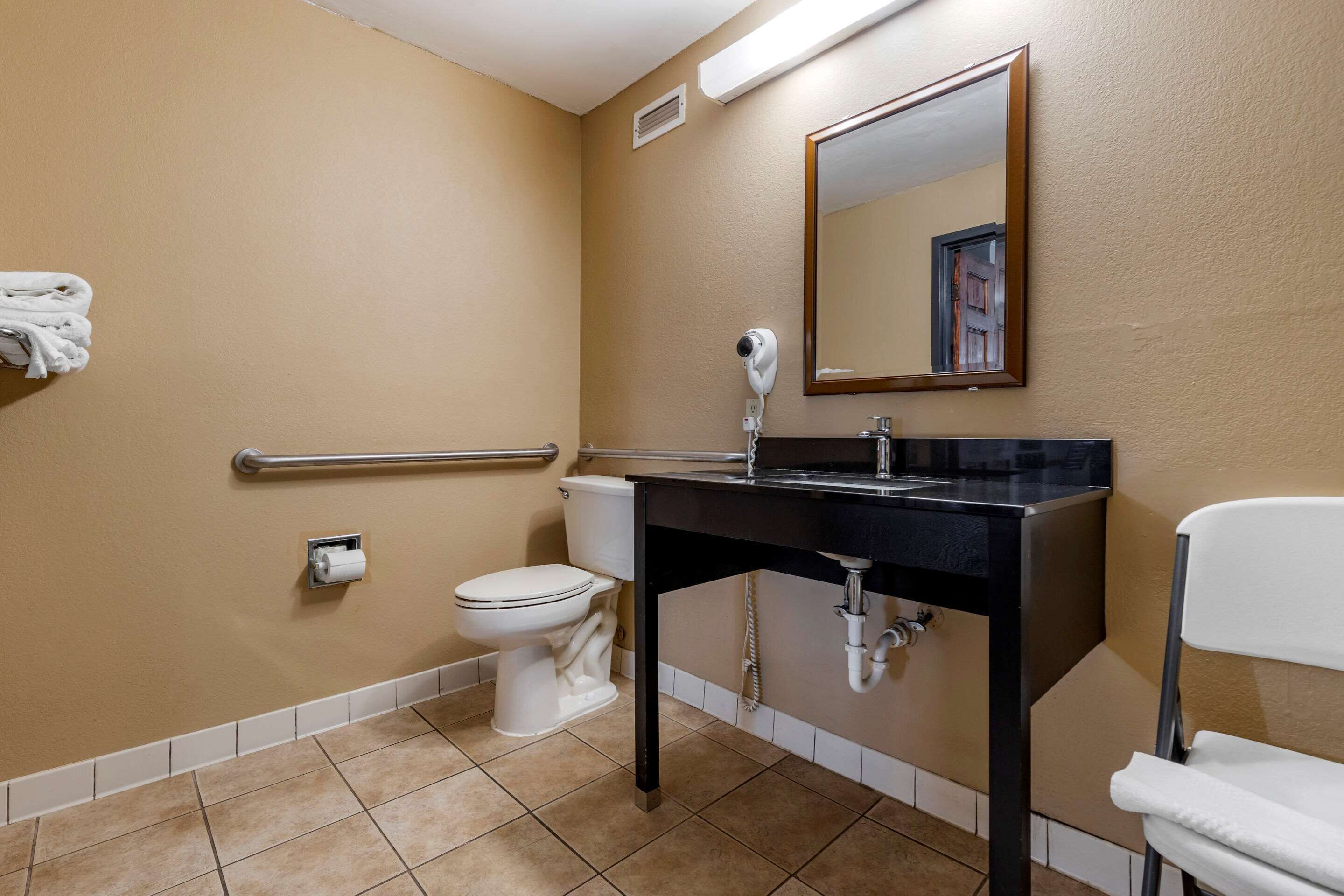 Room, 1 King Bed, Accessible, Non Smoking | Iron/ironing board, free cots/infant beds, rollaway beds, free WiFi
