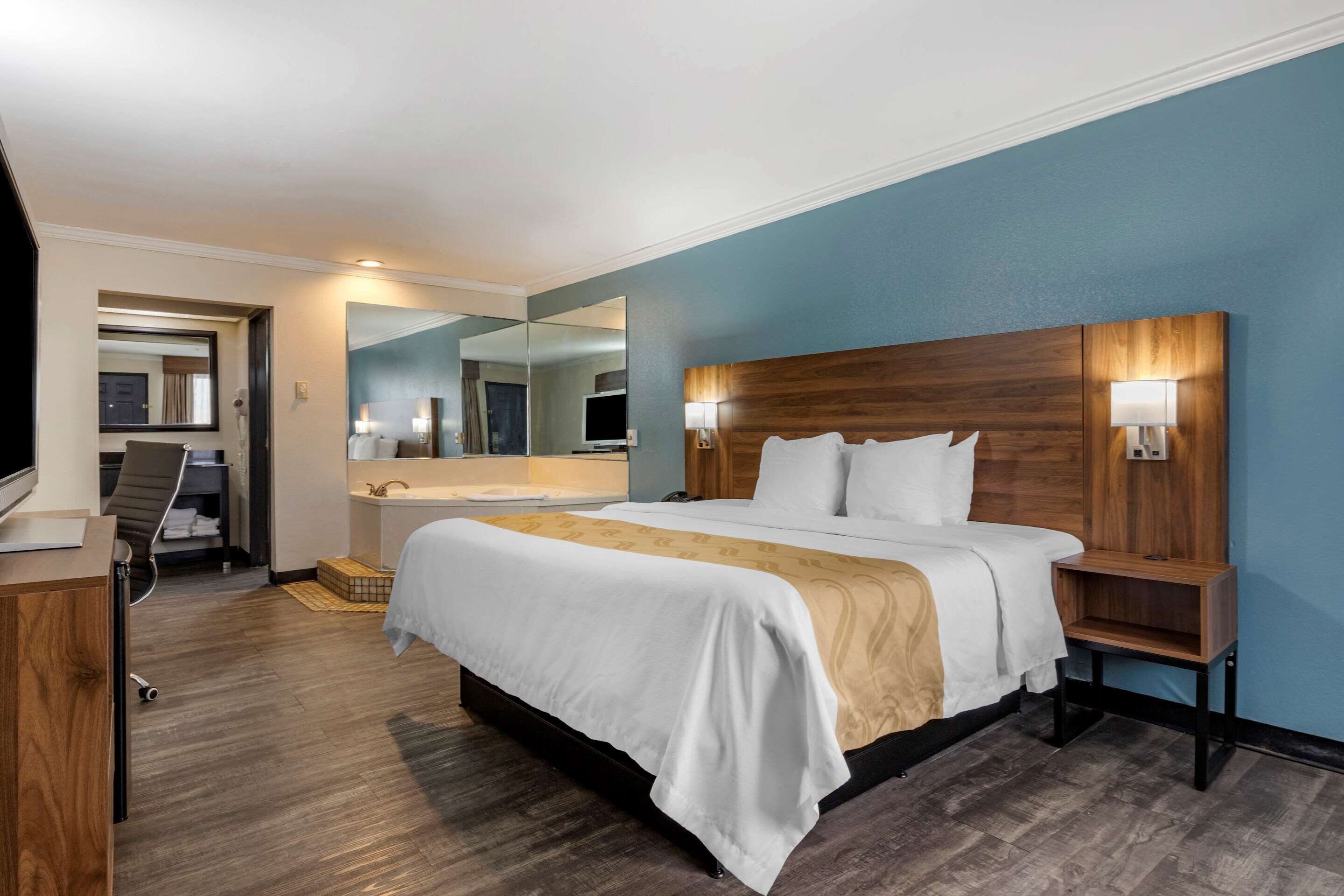 Quality Inn & Suites Ft. Jackson Maingate