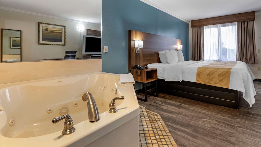 Quality Inn & Suites Ft. Jackson Maingate