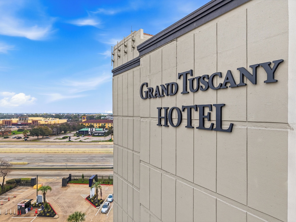 The Grand Tuscany by null