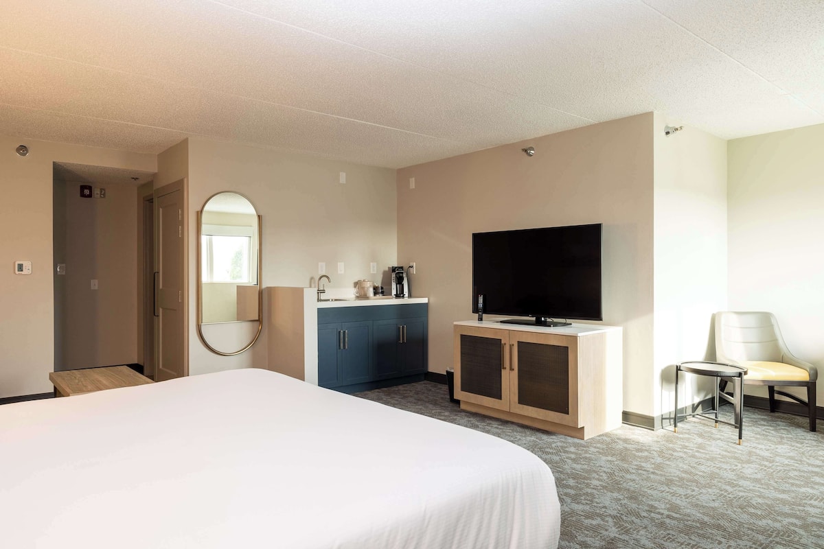 Junior Suite, 1 King Bed