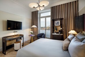 1 bedroom, hypo-allergenic bedding, down duvets, minibar - Small Luxury Hotel Ambassador Zürich (Zürich)