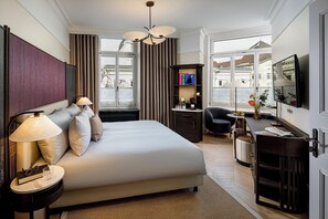 Ambassador Superior Plus | 1 habitación, ropa de cama hipoalergénica, edredón y minibar