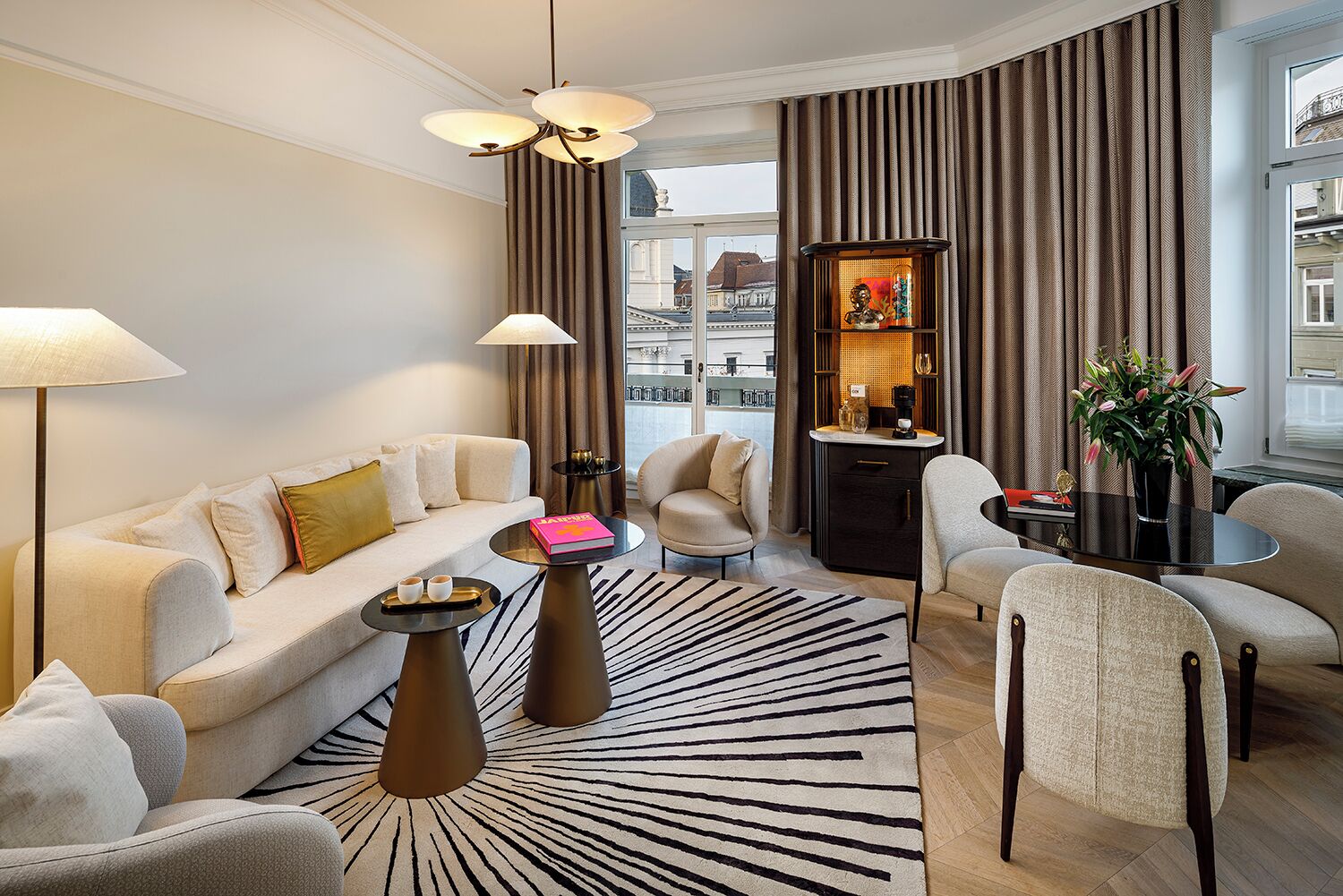 Ambassador Suite | 1 bedroom, hypo-allergenic bedding available, down comforters, minibar