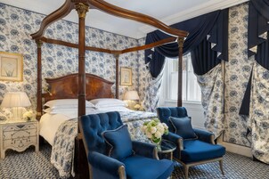 Executive-Suite | Hochwertige Bettwaren, Daunenbettdecken, Zimmersafe, Schreibtisch