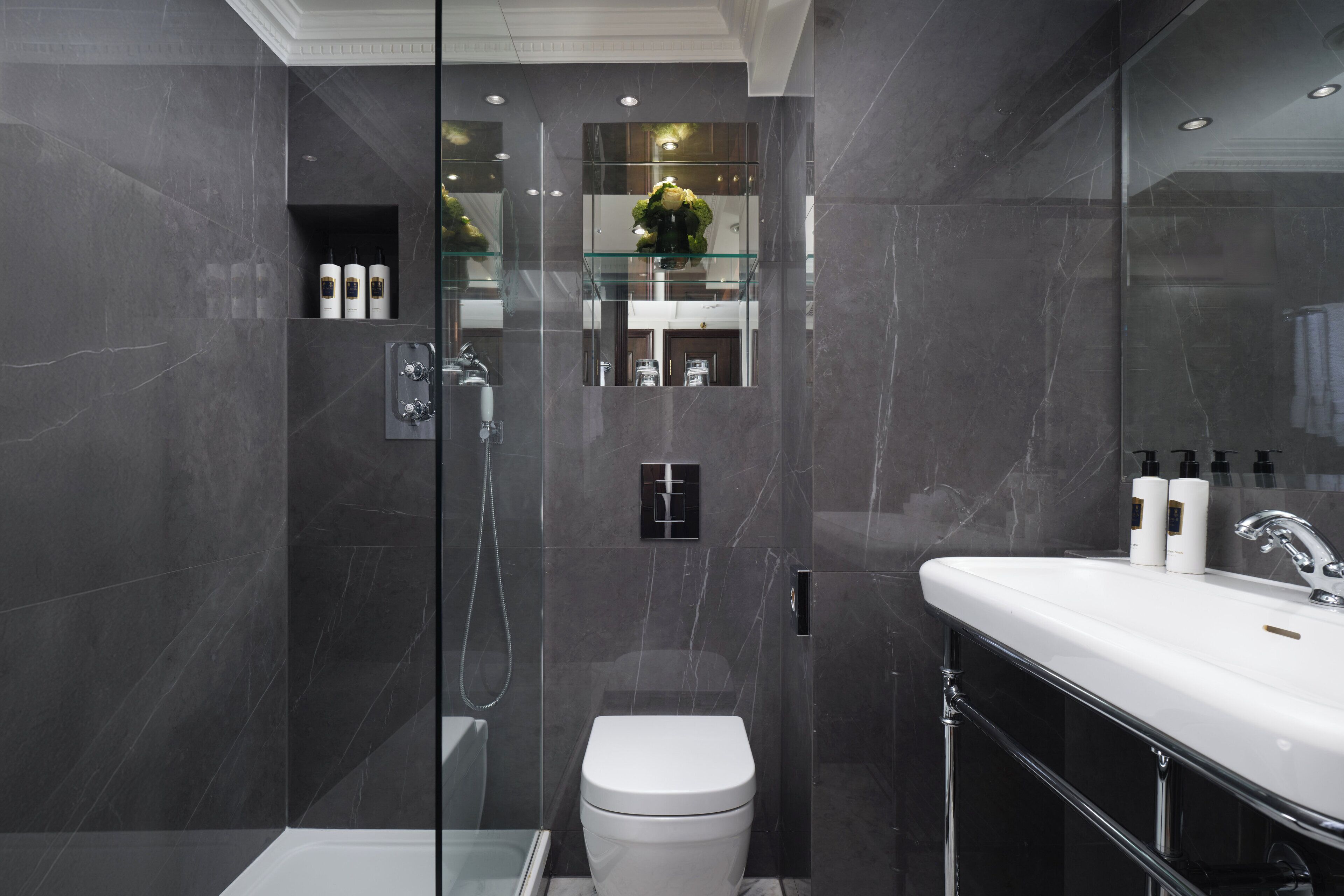 superior room, 1 king bed | bathroom | combined shower/bathtub, eco-friendly toiletries, hair dryer, bathrobes