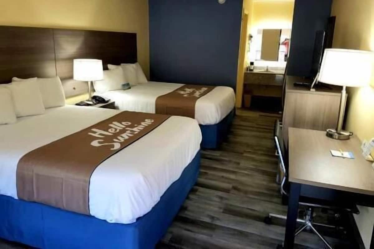 Premium bedding, in-room safe, desk, iron/ironing board