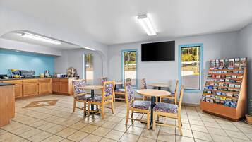 Petit déjeuner à emporter compris tous les jours